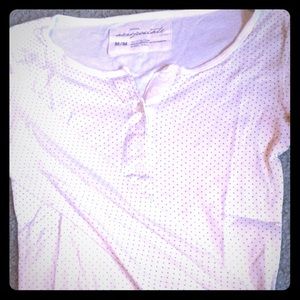 Aeropostale white w/ grey polka dots shirt